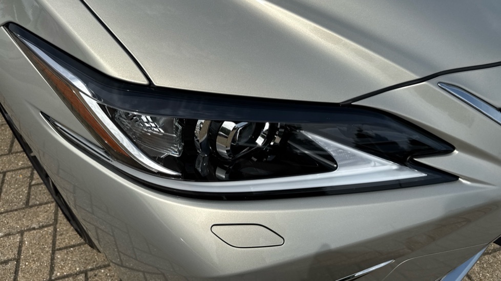Lexus ES 300H 2.5 Takumi Cvt Blue #21