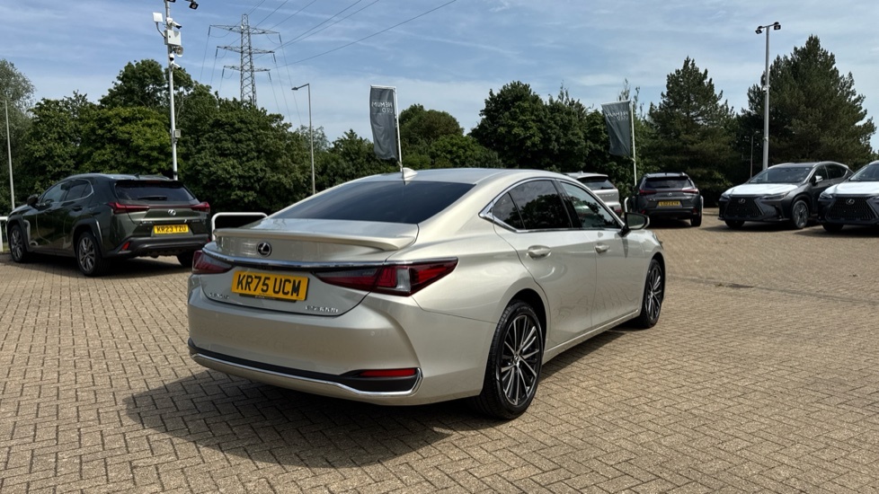 Lexus ES 300H 2.5 Takumi Cvt Blue #26