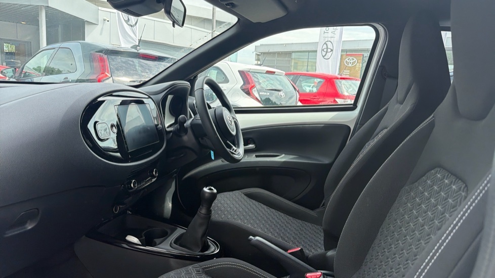 Toyota Aygo X 1.0 Vvt-i Edge Hatchback Euro 6 AE25XOA White #5