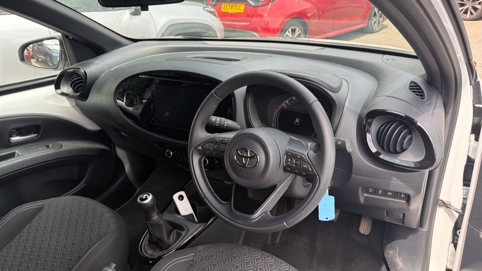 Toyota Aygo X 1.0 Vvt-i Edge Hatchback Euro 6 AE25XOA White #6