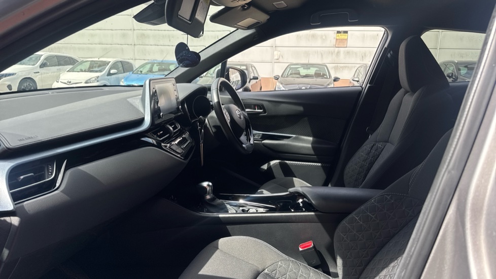 Toyota C-Hr 1.8 Vvt-h Design Cvt Euro 6 Ss GU20EPA Silver #5
