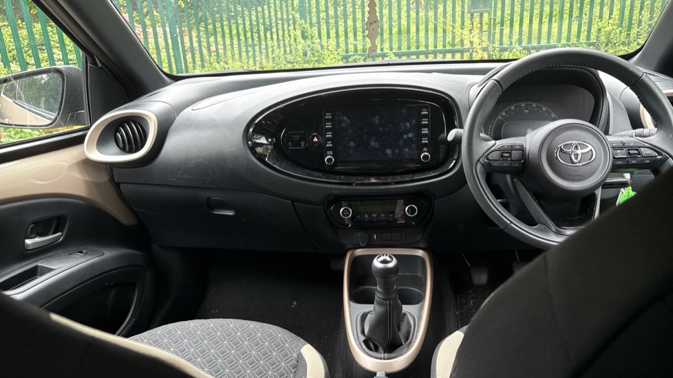 Toyota Aygo X 1.0 Vvt-i Edge Euro 6 Ss GY73YAD Beige #6