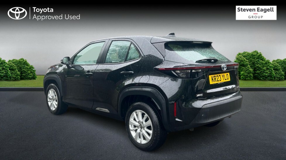 Toyota Yaris Cross 1.5 Vvt-h Icon E-cvt Euro 6 Ss KR23YLO Black #4