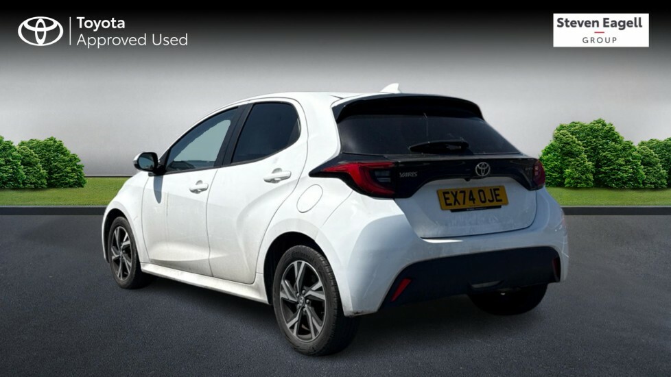 Toyota Yaris 1.5 Vvt-h Design E-cvt Euro 6 Ss EX74OJE White #4