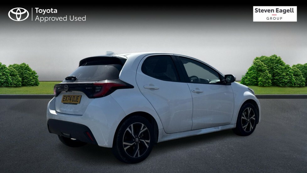 Toyota Yaris 1.5 Vvt-h Design E-cvt Euro 6 Ss EX74OJE White #2