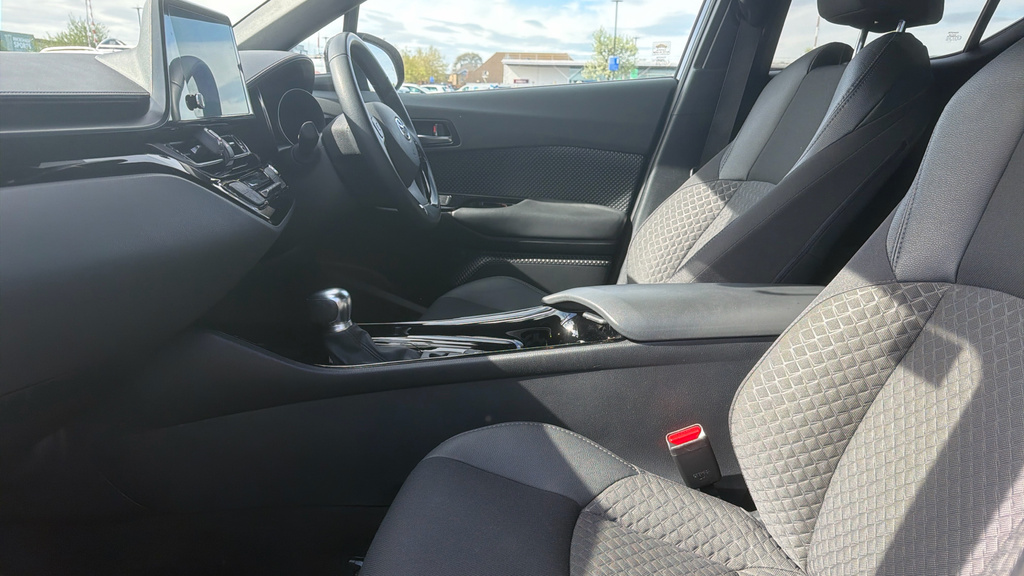 Toyota C-Hr 1.8 Vvt-h Design Cvt Euro 6 Ss EF72FTX Black #5