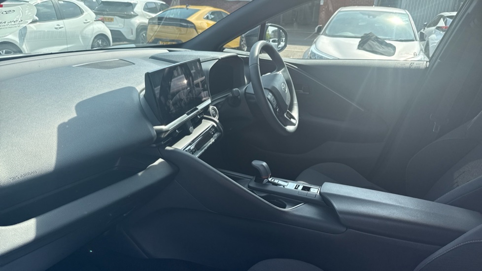 Toyota C-Hr 2.0 Vvt 13.6Kwh Design Cvt Euro 6 Ss KM75TZP Black #5