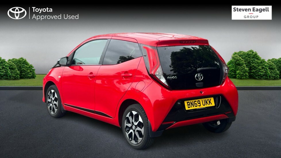 Toyota Aygo 1.0 Vvt-i X-trend Euro 6 Red #4