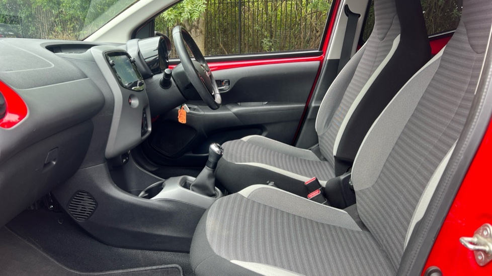Toyota Aygo 1.0 Vvt-i X-trend Euro 6 Red #5