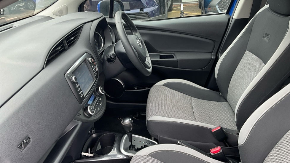 Toyota Yaris 1.5 Vvt-h Y20 Bi-tone E-cvt Euro 6 Ss BD20XVU Blue #5