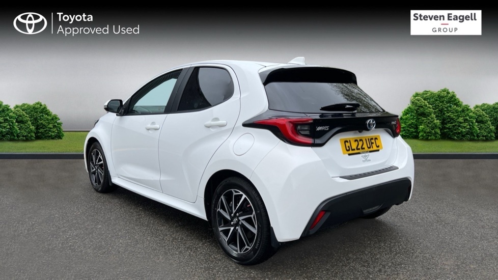 Toyota Yaris 1.5 Vvt-h Design E-cvt Euro 6 Ss GL22UFC White #4