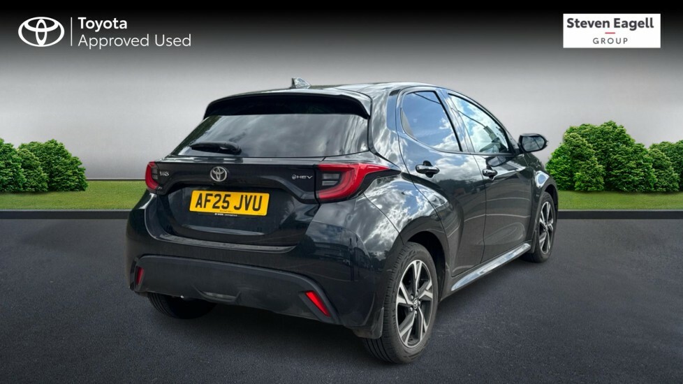 Toyota Yaris 1.5 Vvt-h Design Hatchback Hybrid E-cvt AF25JVU Black #2