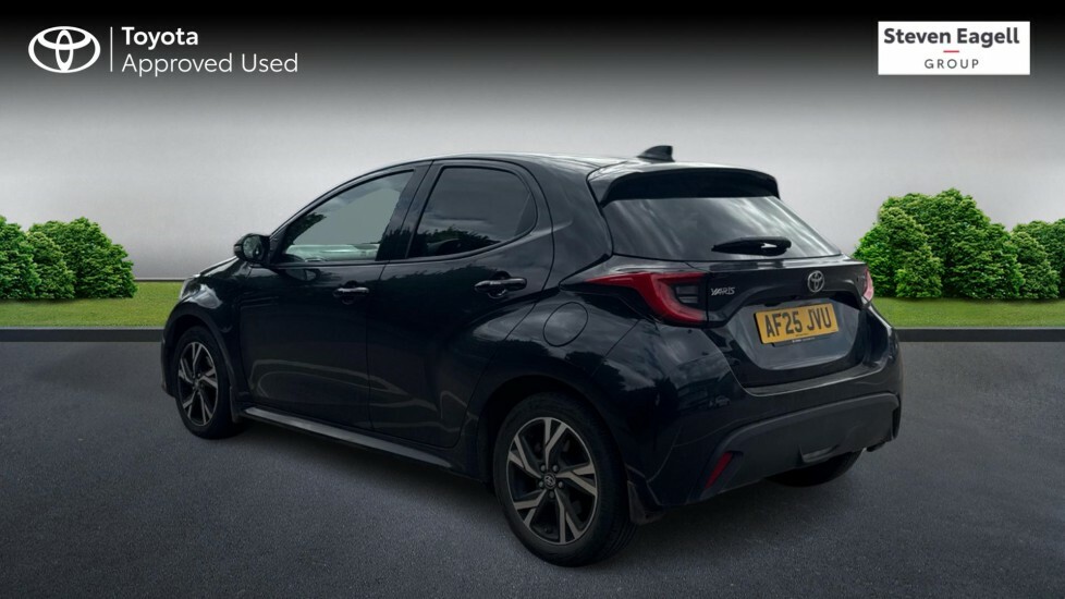 Toyota Yaris 1.5 Vvt-h Design Hatchback Hybrid E-cvt AF25JVU Black #4