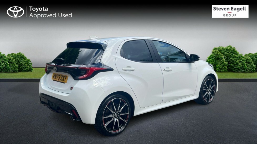 Toyota Yaris 1.5 Vvt-h Gr Sport E-cvt Euro 6 Ss KW73ZXY White #2
