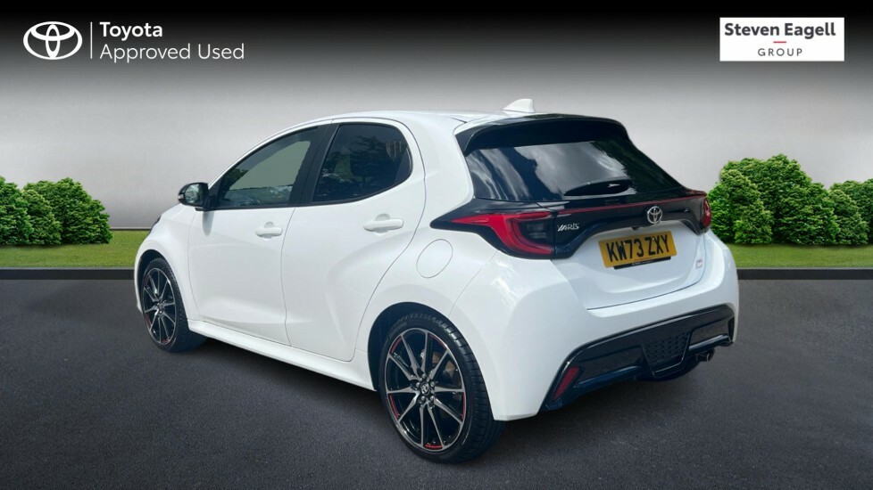 Toyota Yaris 1.5 Vvt-h Gr Sport E-cvt Euro 6 Ss KW73ZXY White #4