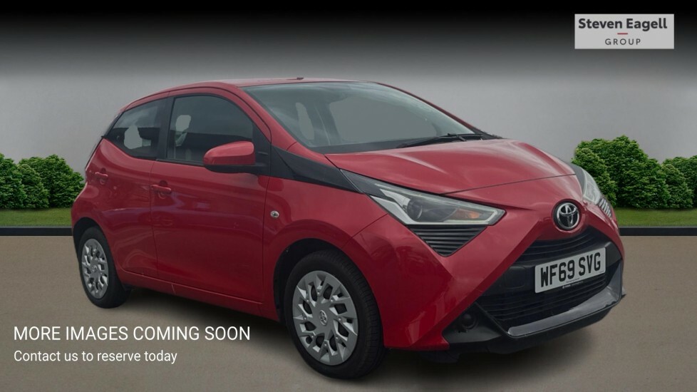 Toyota Aygo 1.0 Vvt-i X-play Hatchback X-shift Euro Red