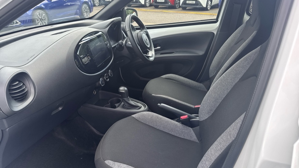 Toyota Aygo X 1.0 Vvt-i Pure X-shift Euro 6 Ss GK74NVL White #5