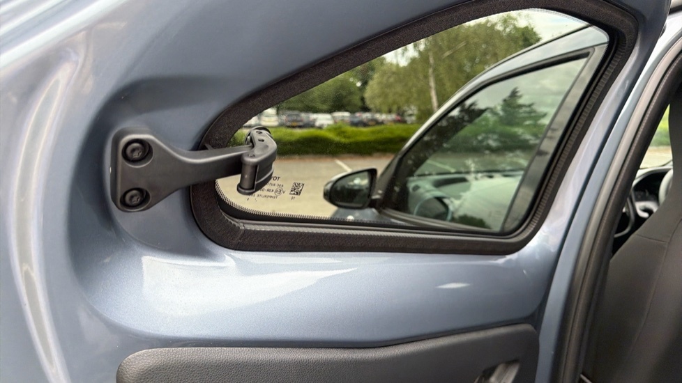 Toyota Aygo X 1.0 Vvt-i Pure Hatchback Euro 6 White #17