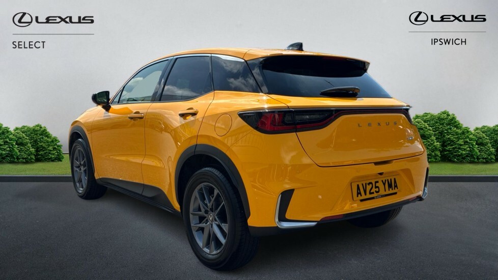 Lexus LBX 1.5 Vvt-ie Premium E-cvt Euro 6 Ss AV25YMA Yellow #2