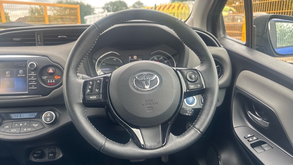 Toyota Yaris 1.5 Vvt-h Blue Bi-tone Hatchback Hybrid Blue #10