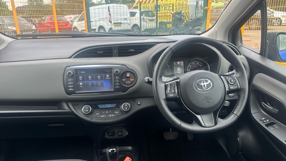 Toyota Yaris 1.5 Vvt-h Blue Bi-tone Hatchback Hybrid Blue #7