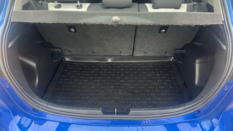 Toyota Yaris 1.5 Vvt-h Blue Bi-tone Hatchback Hybrid Blue #13