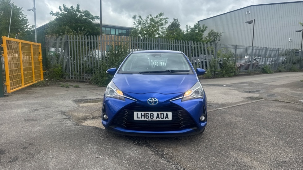 Toyota Yaris 1.5 Vvt-h Blue Bi-tone Hatchback Hybrid Blue #22