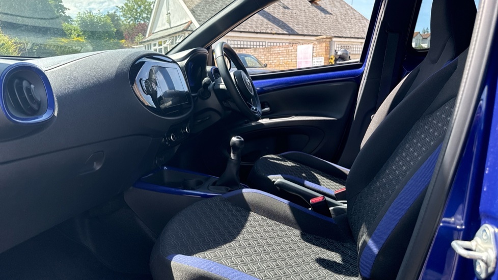 Toyota Aygo X 1.0 Vvt-i Edge Hatchback Euro 6 KT24JBE Blue #5