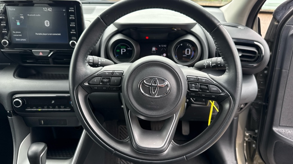 Toyota Yaris 1.6 Awd Circuit Pack White #10
