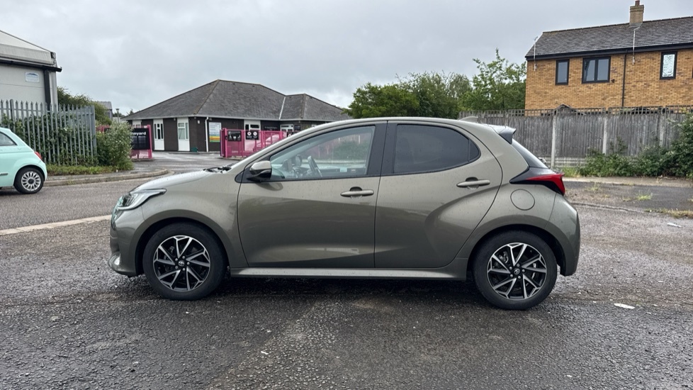 Toyota Yaris 1.6 Awd Circuit Pack White #24