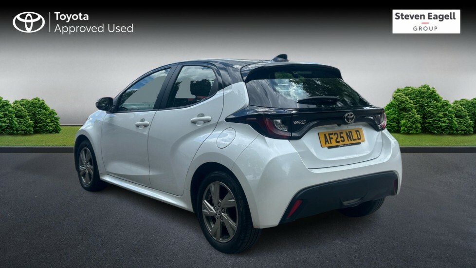 Toyota Yaris 1.5 Vvt-h Icon E-cvt Euro 6 Ss AF25NLD White #4