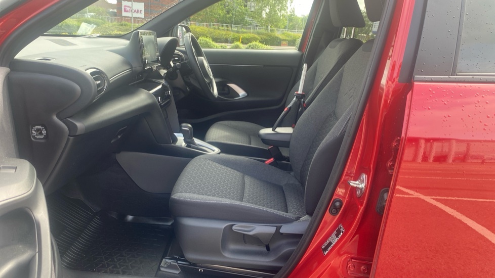 Toyota Yaris Cross 1.5 Vvt-h Design E-cvt Euro 6 Ss Red #5