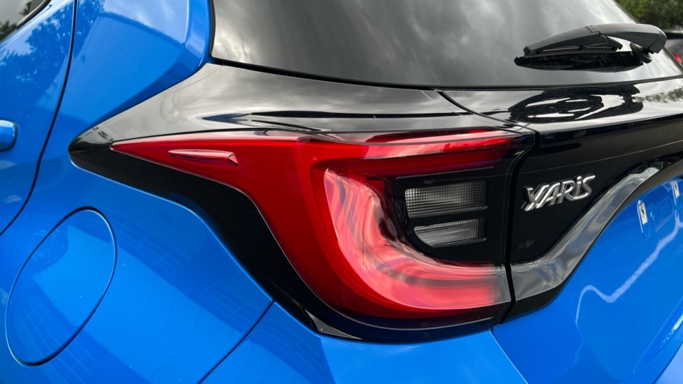 Toyota Yaris 1.5 Hybrid 130 Premiere Edition Cvt Blue #21