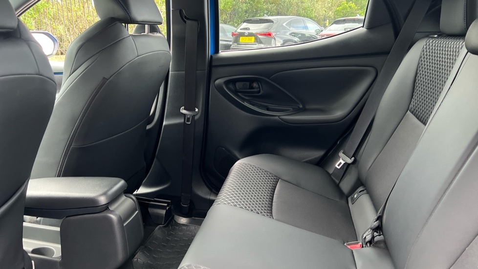 Toyota Yaris 1.5 Hybrid 130 Premiere Edition Cvt Blue #15
