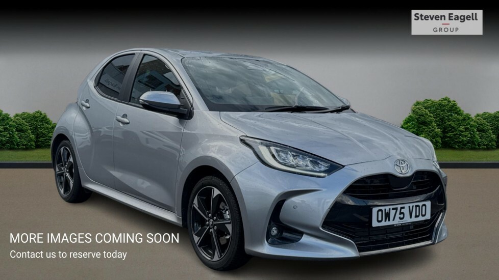 Toyota Yaris 1.5 Hybrid 130 Gr Sport Cvt Silver #1