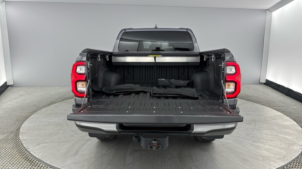Toyota HILUX 2.8 D-4d Invincible X Double Cab Pickup 4Wd E White #13