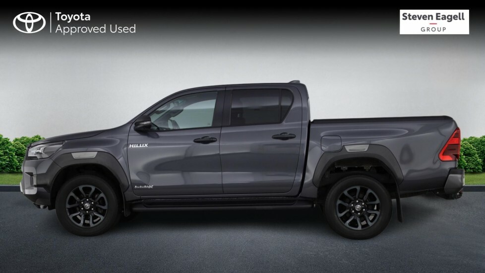 Toyota HILUX 2.8 D-4d Invincible X Double Cab Pickup 4Wd E White #24