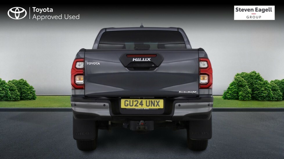 Toyota HILUX 2.8 D-4d Invincible X Double Cab Pickup 4Wd E White #26