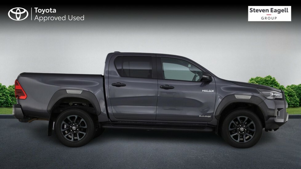 Toyota HILUX 2.8 D-4d Invincible X Double Cab Pickup 4Wd E White #23