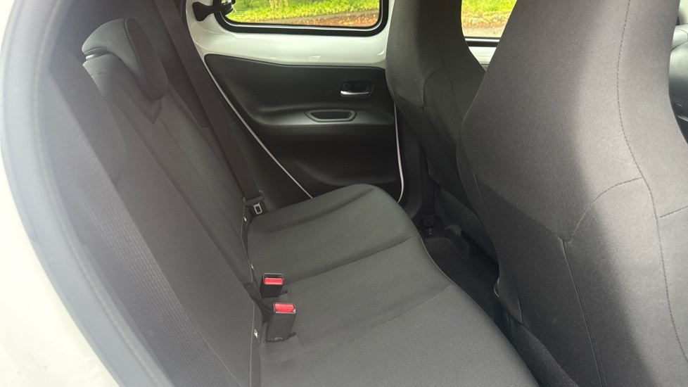 Toyota Aygo X Edge Beige #8