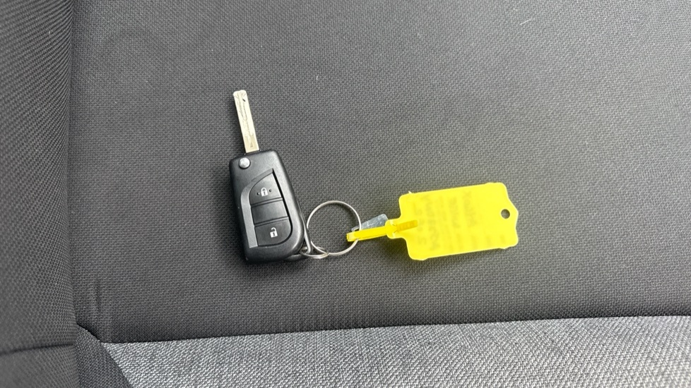 Toyota Aygo X Edge Beige #27