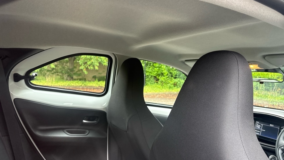 Toyota Aygo X Edge Beige #19