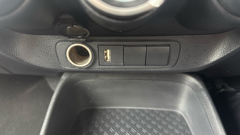Toyota Aygo X Edge Beige #33