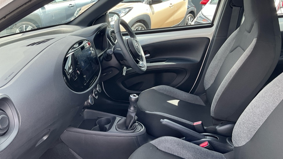 Toyota Aygo X 1.0 Vvt-i Pure Euro 6 Ss White #5