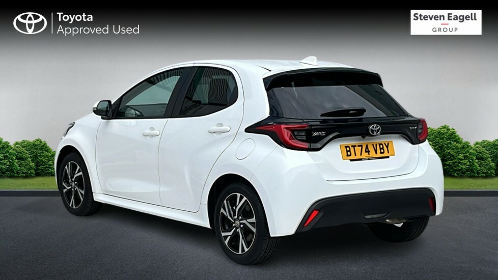 Toyota Yaris 1.5 Vvt-h Design E-cvt Euro 6 Ss White #4