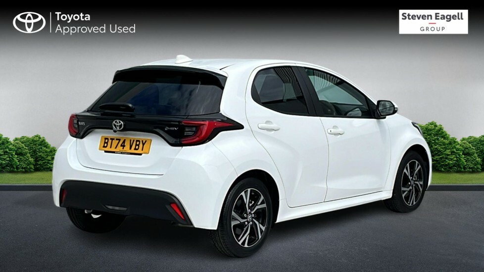 Toyota Yaris 1.5 Vvt-h Design E-cvt Euro 6 Ss White #2