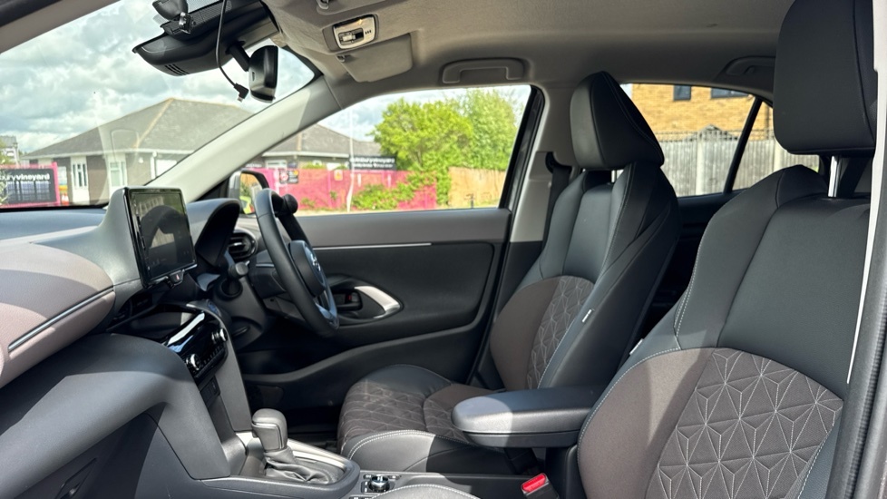 Toyota Yaris Cross 1.5 Vvt-h Excel E-cvt Awd Euro 6 Ss Grey #5