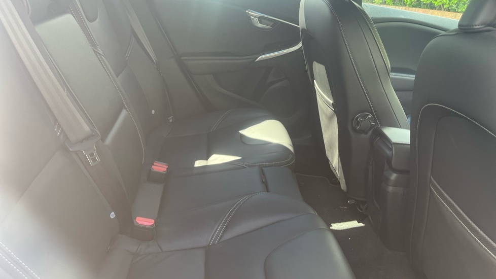 Volvo V40 #8