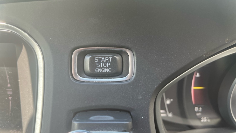 Volvo V40 #16
