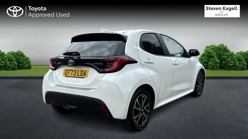 Toyota Yaris 1.5 Vvt-h Design E-cvt Euro 6 Ss White #2